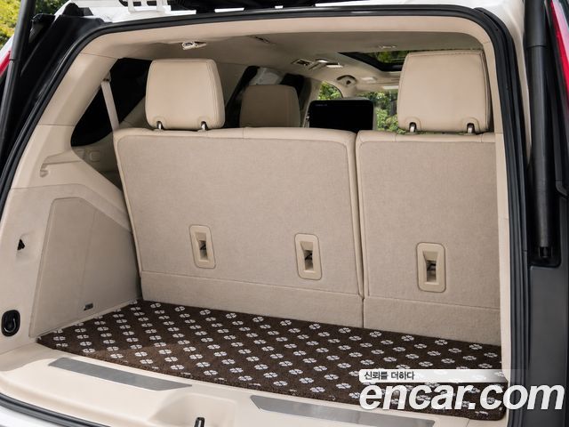 Cadillac Escalade 2023 — photo 13