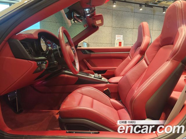 Porsche 911 2024 — photo 14