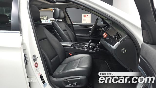 BMW 5-Series 2014 — photo 11