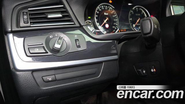 BMW 5-Series 2014 — photo 17