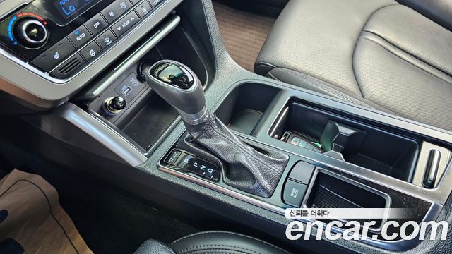Hyundai Sonata 2016 — photo 12