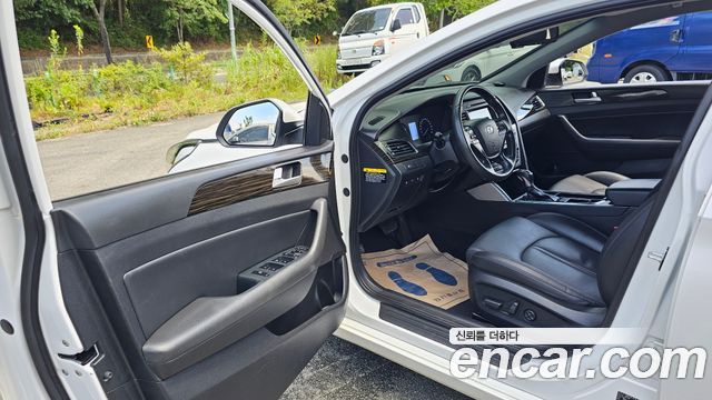 Hyundai Sonata 2016 — photo 13