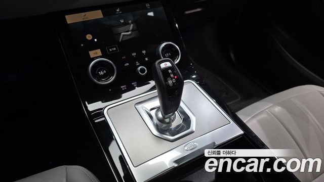 Land Rover Range Rover Evoque 2022 — photo 12