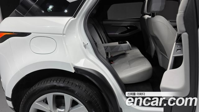 Land Rover Range Rover Evoque 2022 — photo 17