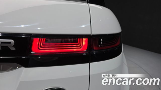 Land Rover Range Rover Evoque 2022 — photo 9