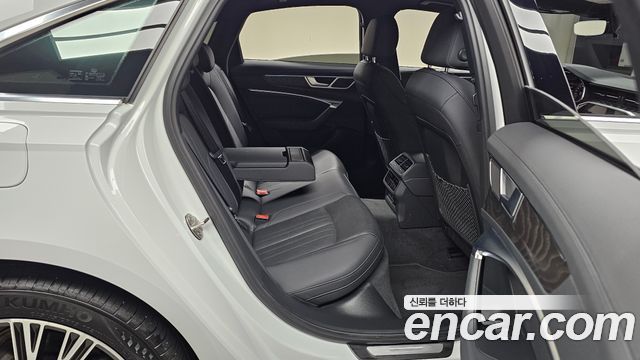 Audi A6 2021 — photo 12