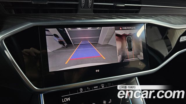 Audi A6 2021 — photo 16