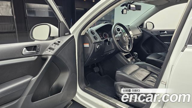 Volkswagen Tiguan 2016 — photo 10