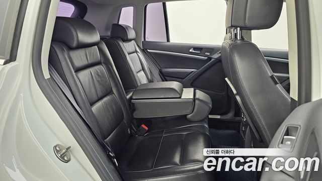Volkswagen Tiguan 2016 — photo 12