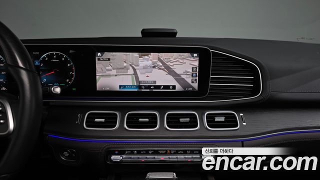 Mercedes-Benz GLS-Class 2021 — photo 19