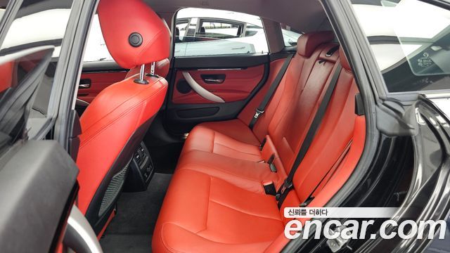 BMW 4-Series 2021 — photo 16