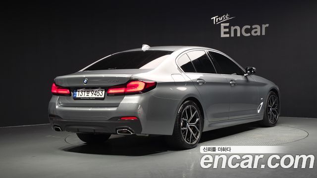 BMW 5-Series 2023 — photo 2