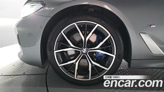BMW 5-Series 2023 — photo 5