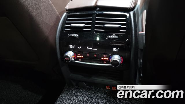 BMW 5-Series 2023 — photo 19