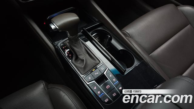 Kia K7 2019 — photo 9