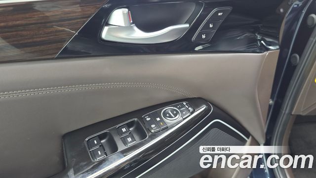 Kia K7 2019 — photo 14