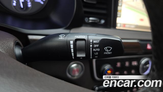 Kia K7 2019 — photo 16