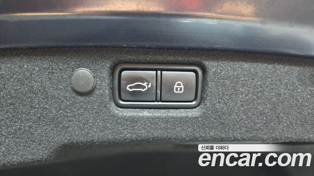 Kia K7 2019 — photo 20
