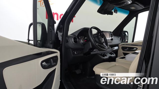 Mercedes-Benz Sprinter 2023 — photo 13
