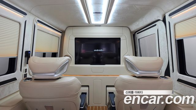 Mercedes-Benz Sprinter 2023 — photo 24