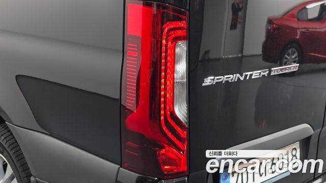 Mercedes-Benz Sprinter 2023 — photo 9