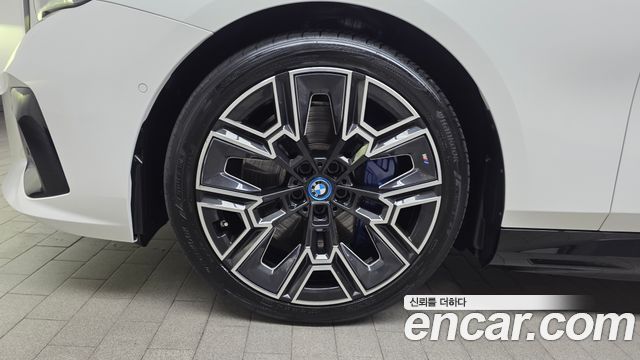 BMW i5 2025 — photo 5