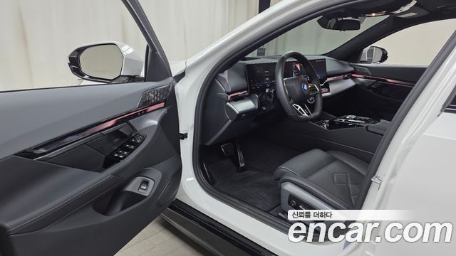 BMW i5 2025 — photo 13