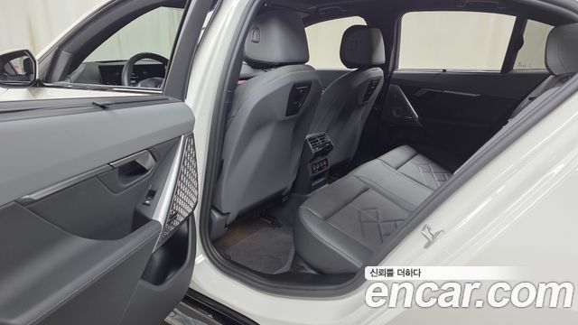 BMW i5 2025 — photo 18