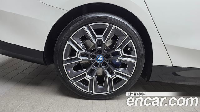 BMW i5 2025 — photo 7