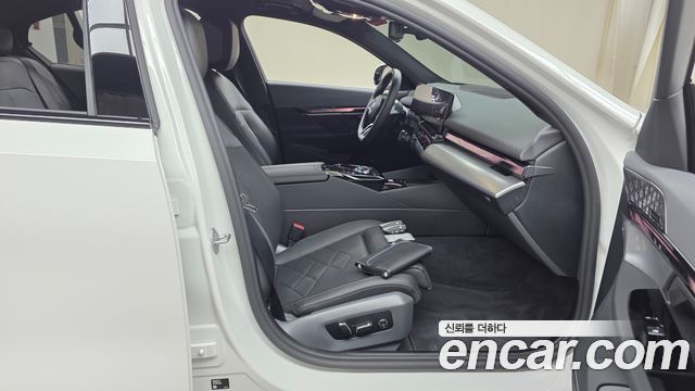 BMW i5 2025 — photo 16