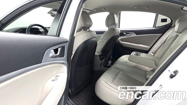 Genesis G70 2019 — photo 11