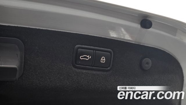 Genesis G70 2019 — photo 20