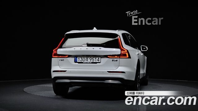 Volvo V60 2024 — photo 4