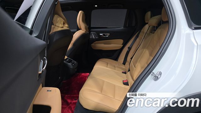 Volvo V60 2024 — photo 18