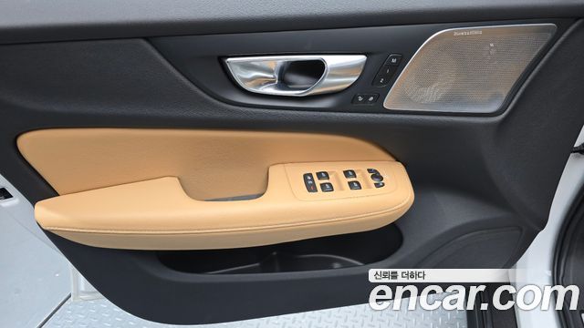 Volvo V60 2024 — photo 14