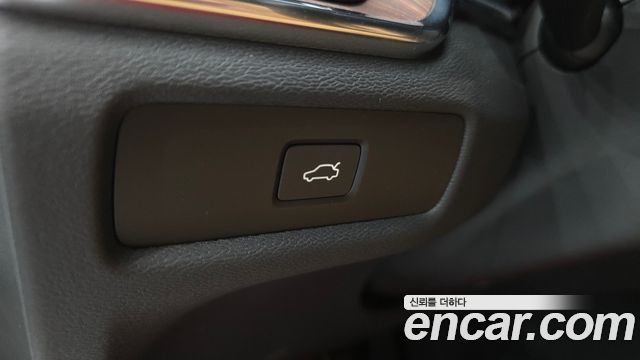 Volvo V60 2024 — photo 29