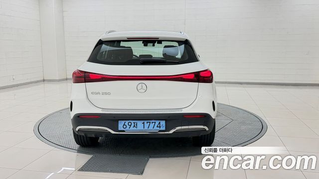 Mercedes-Benz EQA 2026 — photo 4
