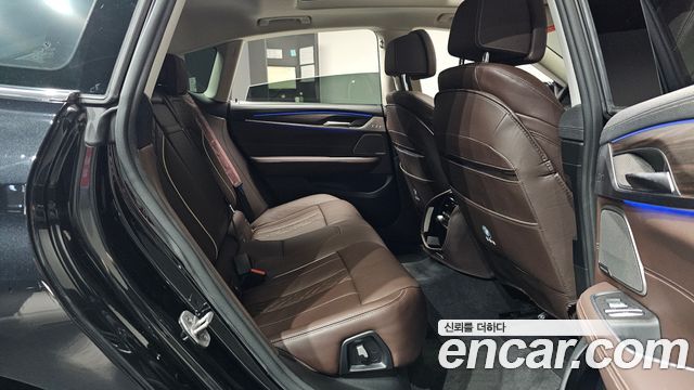 BMW Gran Turismo 2023 — photo 17