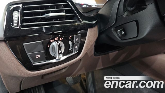BMW Gran Turismo 2023 — photo 20