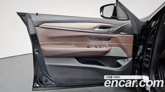 BMW Gran Turismo 2023 — photo 14
