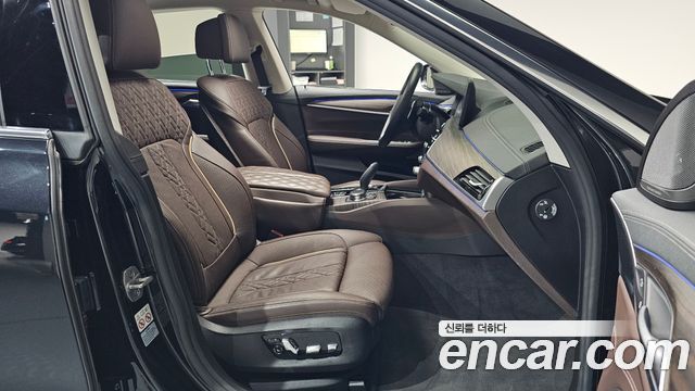 BMW Gran Turismo 2023 — photo 16