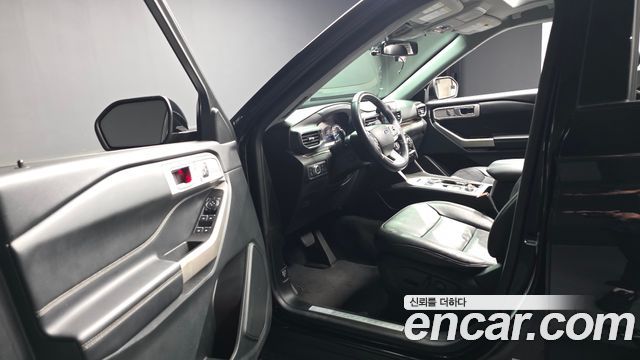 Ford Explorer 2022 — photo 13