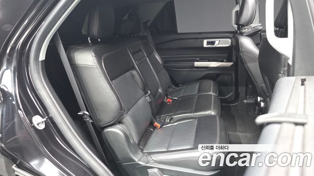 Ford Explorer 2022 — photo 18