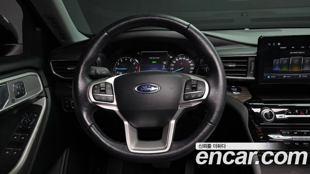 Ford Explorer 2022 — photo 19