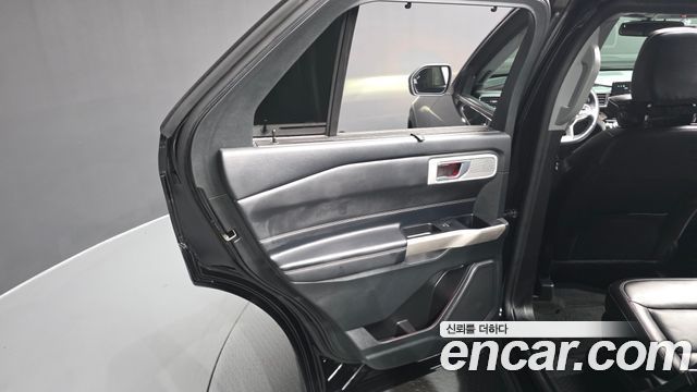 Ford Explorer 2022 — photo 15