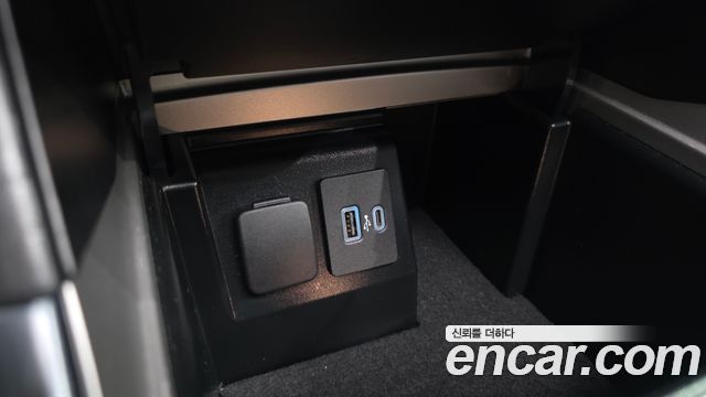 Ford Explorer 2022 — photo 16