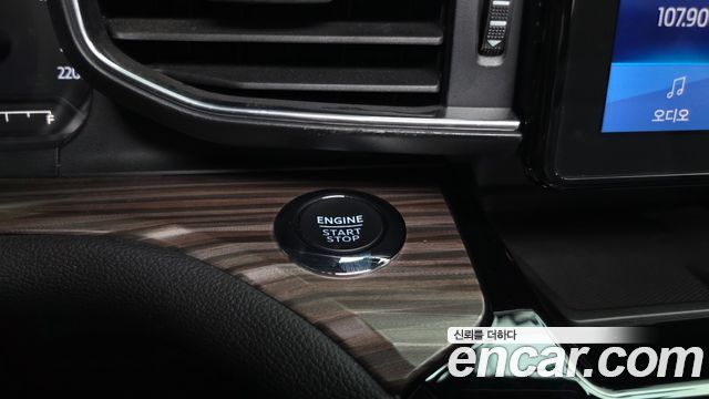 Ford Explorer 2022 — photo 29