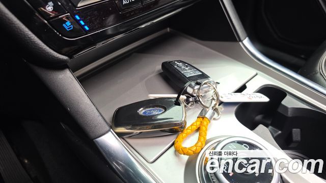 Ford Explorer 2022 — photo 31