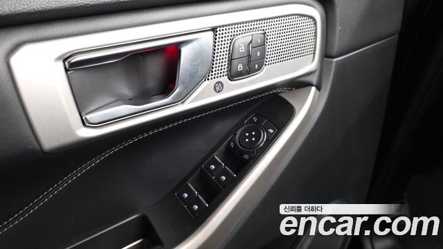 Ford Explorer 2022 — photo 36