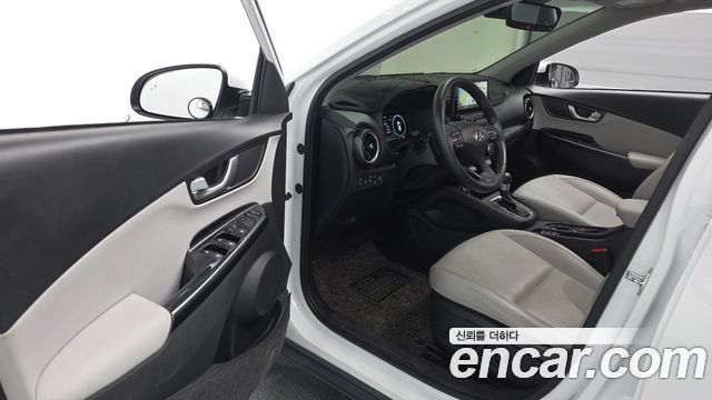 Hyundai Kona 2023 — photo 13